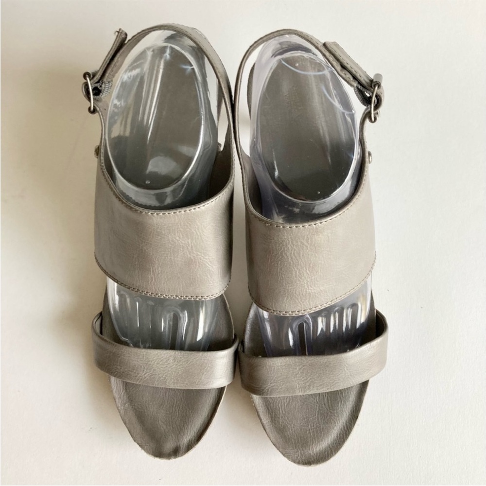 SIMPLY VERA VERA WANG GREY LEATHER HEELED SLINGBACKS SZ 10 PRELOVED IN VERY GOOD - Picture 9 of 16